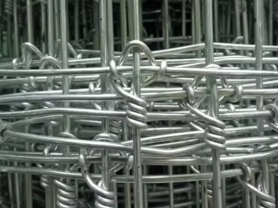 Close view of fixed-knot woven fence connections